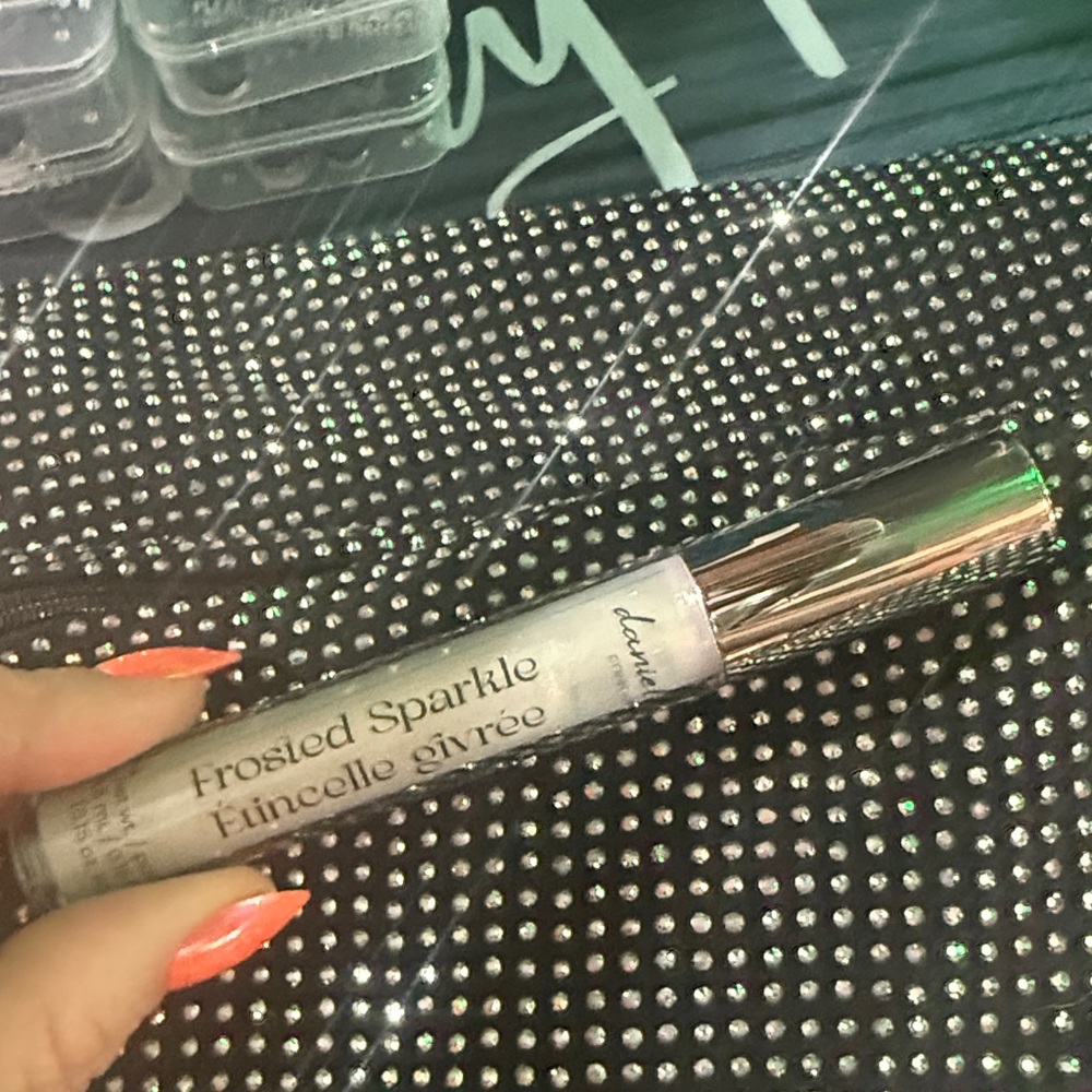 Frosted sparkle lip, oil gloss